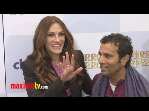 Julia Roberts at Mirror Mirror Premiere Arrivals