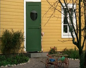 Lotta flyttar hemifrån (1993) Part 1.