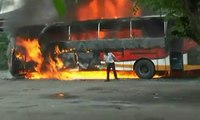 Diduga Korsleting, 3 Bus Damri Ini Hangus Terbakar