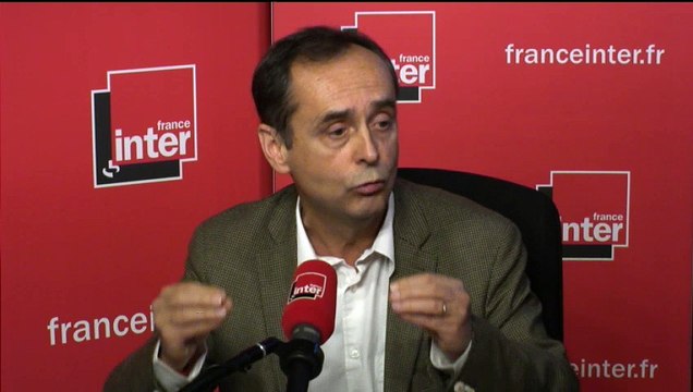 Robert Ménard répond aux questions de Léa Salamé