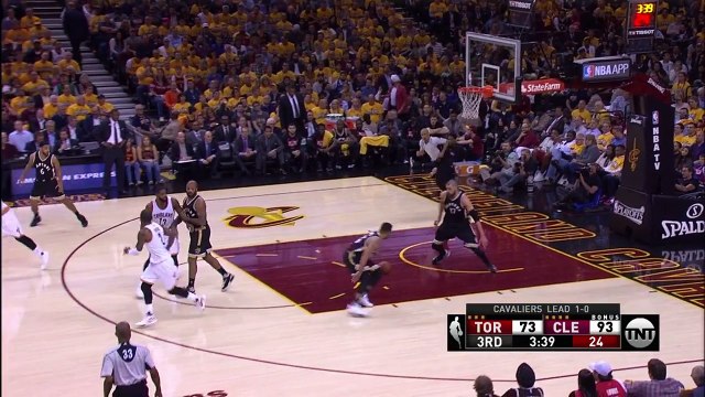 Le festival de Kyrie Irving dans le Game 2 face aux Raptors