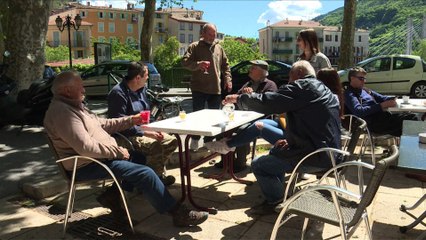 Nostalgie d'une "France d'autrefois" dans un village de Provence