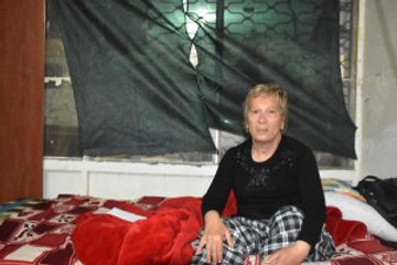 Üvey Kızı, Gerçek Ailesini Bulup Kendisini Terk Edince Sokakta Kaldı