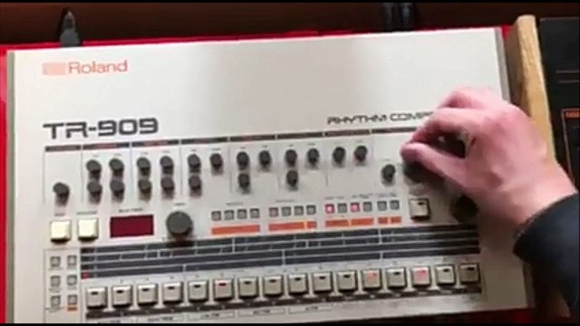 The Real TR 909 by Daft PUNK (Thomas bangalter) from 1996 - Homework (Number 5 of 10)