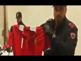 Napoli - Abbigliamento contraffatto, sequestro alla Duchesca (04.05.17)