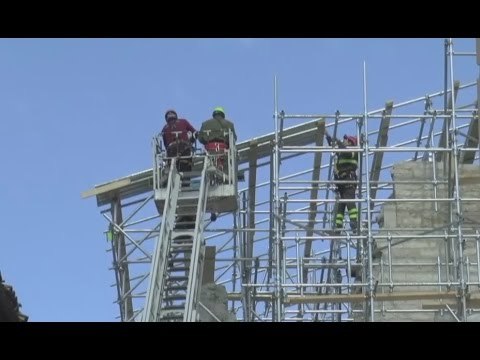 Visso (MC) - Terremoto, copertura tetto Palazzo dei Priori (04.05.17)