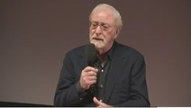 Il faut réhabiliter les jeunes des quartiers - Michael Caine