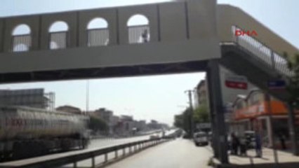 Kocaeli Evinin Içi Gözüktüğü Için Üst Geçit Yıkılacak