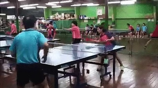 Il se passe des choses étonnantes lors d'un tournoi de Ping Pong