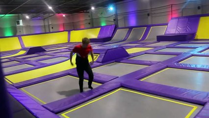 SIDEMEN TRAMPOLINE CHALLENGES (Injury Warning)-xh2cK