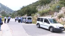Antalya'da Dağlık Alanda Bir Erkek Cesedi Bulundu