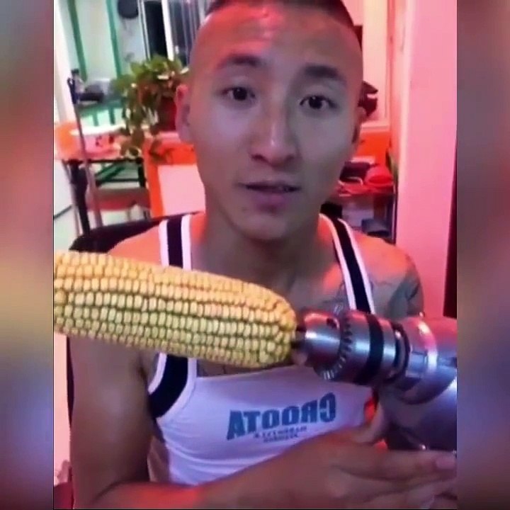 Chinese Boy Eating Corn With Drilling Machine- funny video - Chinese Boy Lost 2 Teeth
