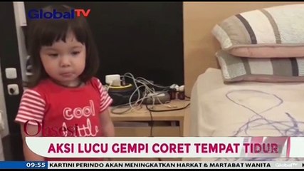 Aksi Lucu Gempi Coret Tempat Tidur