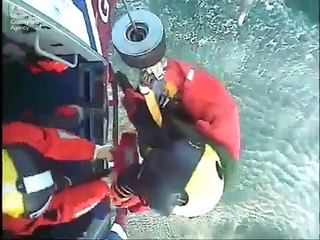 La Garde côtière sauve un surfeur perdu pendant 30 heures dans l'eau glaciale