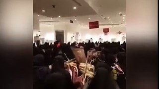 Chaos at sale at Saudi Arabian department store