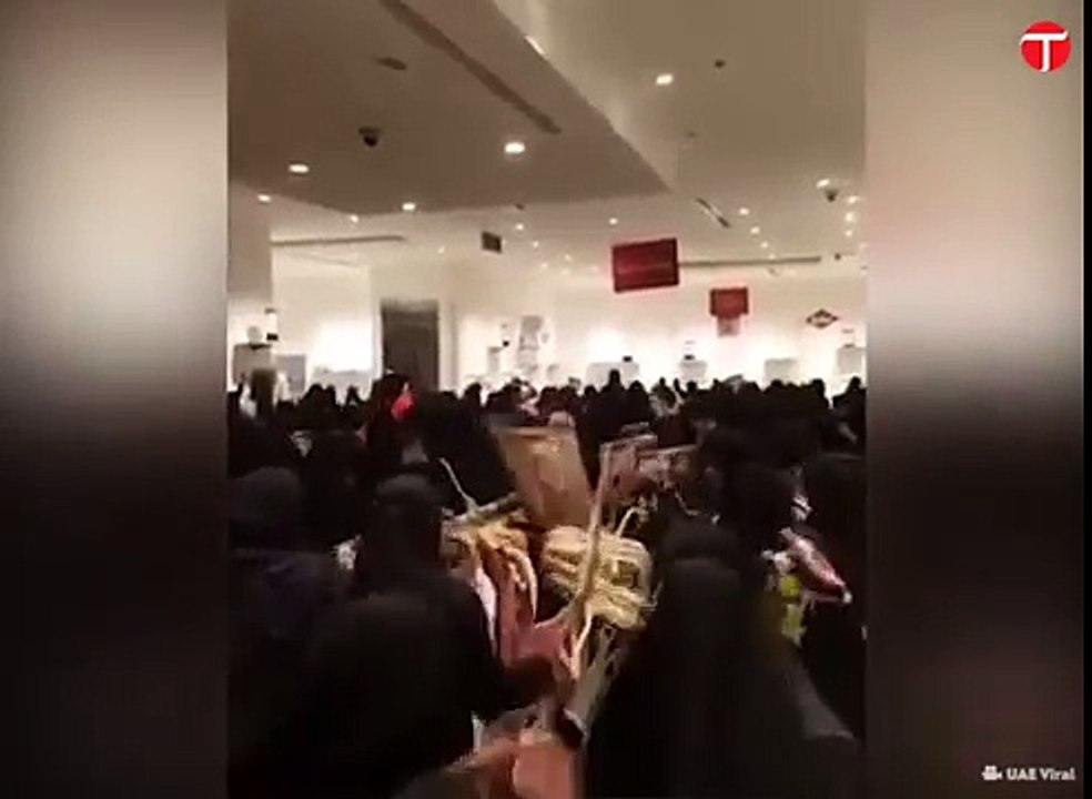 Chaos at sale at Saudi Arabian department store