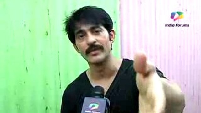 Asha Negi's HOT and SENSUOUS Avataar - Hiten Tejwani plays COP