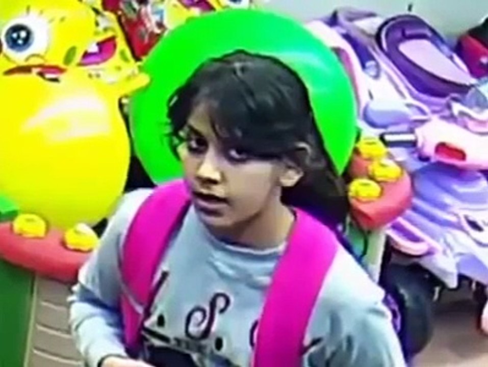 بنت صغيرة حرامية