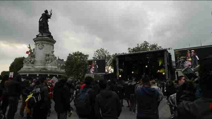 La Plaza de la República de París acoge un concierto contra el Frente Nacional