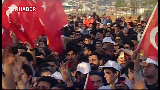 'Karşımda her biri birer Fatih olmaya namzet gençleri görüyorum'