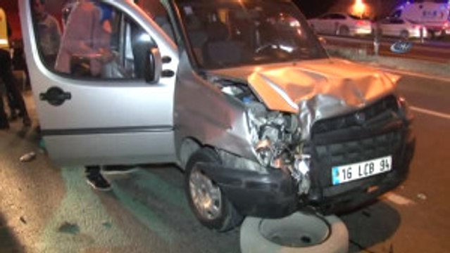 Okmeydanı'nda Trafik Kazası: 2 Yaralı... Sağlık Ekipleri, Yaralı Sürücüyü Akan Trafikte Ambulansa...