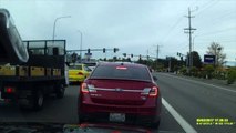 Una avioneta se estrella en medio de una carretera de EE.UU.