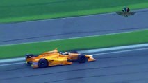 Fernando Alonso pulvérise deux oiseaux lors des tests essais des 500 miles d'Indianapolis
