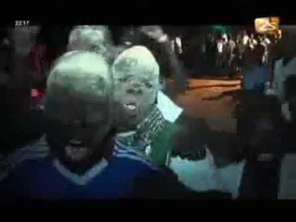La joie des supporters de Balla Gaye 2 après sa victoire sur Yékini - Bantamba du 24 avril 2012