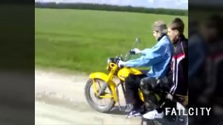 Epic Motorcycle FAILS & Crashes ★ Motorbike Fail Compilation 2014 ★ FailCity