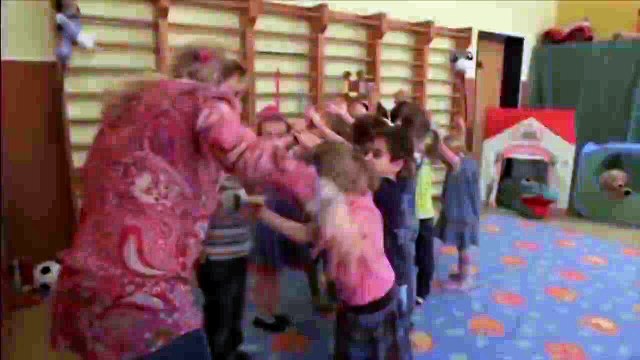 Machet auf das Tor - Singen, Tanzen und Bewegen _ Kinderlieder-W9xLMOaiNeQ