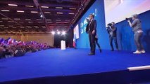 Emmanuel Macron amplía su ventaja en los sondeos