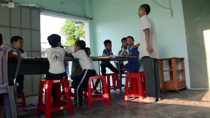 VnExpress | Giáo dục | Người thầy khuyết tật 30 năm dạy học miễn phí