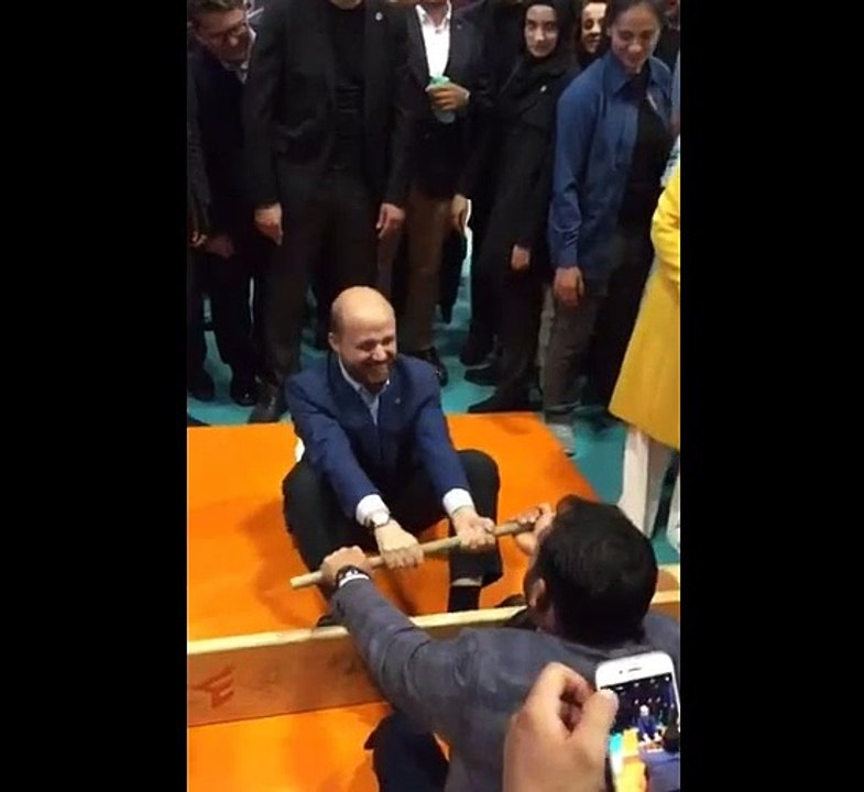 Bilal güreşti Erdoğan hakem oldu