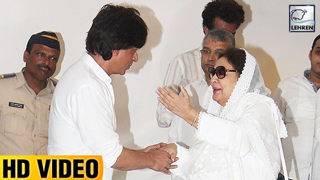Shah Rukh Khan Shows Respect For DDLJ Actress Farida Jalal