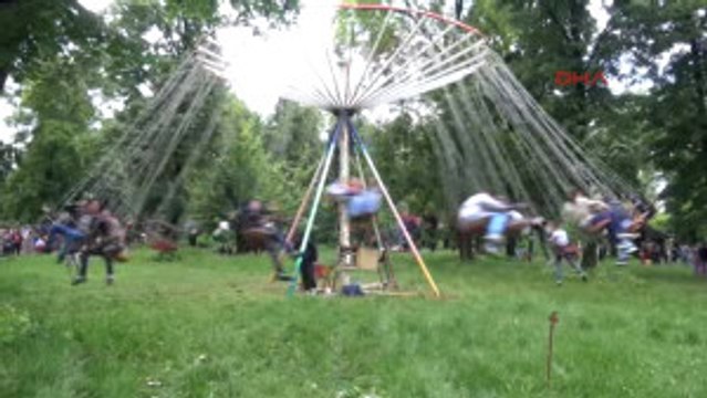 Binlerce Insan Kosova'da Hıdrellez Şenliklerinde Buluştu