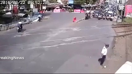 हे, भगवान . इससे बड़ा गधा ,कभी नही देखा होगा