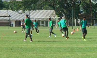 Video herunterladen: Timnas Indonesia Tantang Puerto Riko di Laga Uji Coba