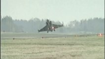 JAS 39 Gripen crash due to pilot-induced oscillation