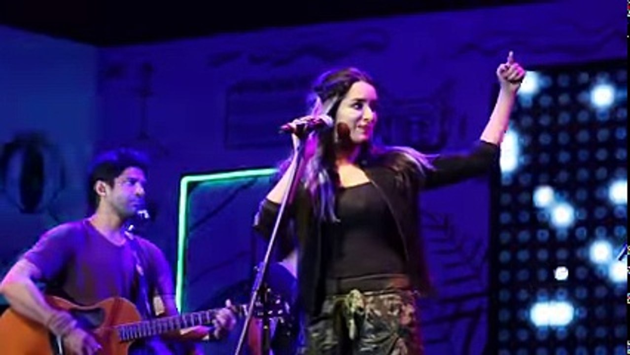 shraddha kapoor live perfomance -