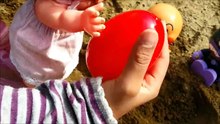 メルちゃん公園で砂遊び！宝探し❤アンパンマン一緒に宝探した