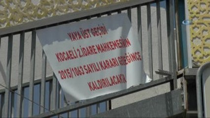 Üst Geçit Evin İçini Gösterdiği İçin Yıkılacak