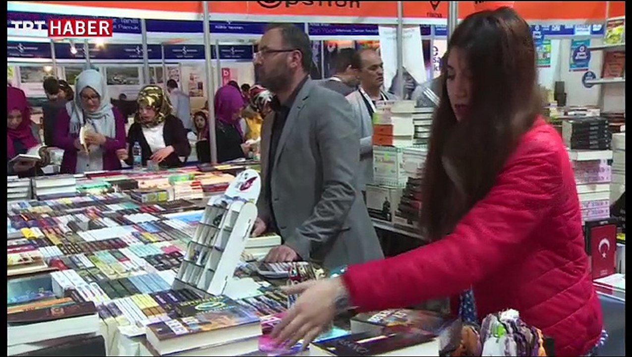 Erzurum kitap fuarı yoğun ilgi gördü
