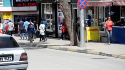 Sıcak Havaya Dayanamayan Çocuklar Soluğu Havuzlarda Aldı