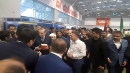 Cumhurbaşkanı Erdoğan, Gaziosmanpaşa Belediyesi Engelli Karma Mehteran Takımı'nı İlgiyle İzledi