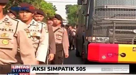 Polisi Siapkan Barikade Kawat Berduri dalam Aksi Simpatik 55