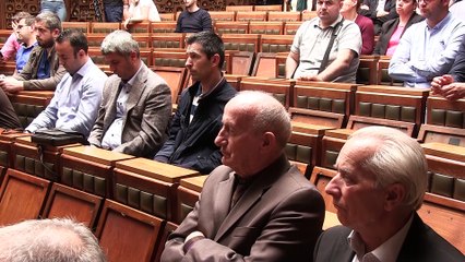 Libri - Marrëdhëniet me publikun