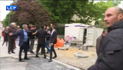 Marine Le Pen chahutée lors d'une visite surprise à Reims