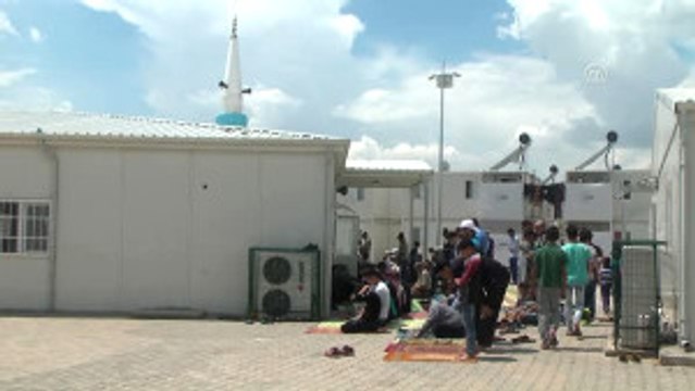 Eller Suriye'nin Huzuru Için Semaya Kalktı