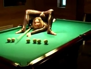 Bilardo da İnanılmaz Vuruş lastik kızdan-izle