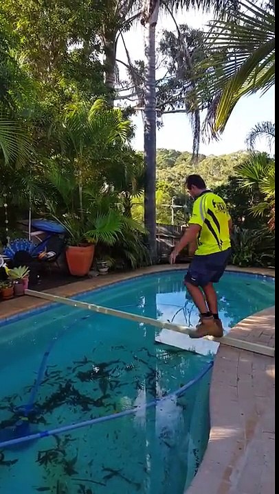 Marcher sur l'eau ? FAIL !! Et oui mon gars...